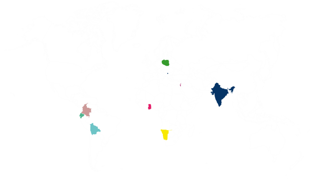 Eine Weltkarte mit acht Ländern, die in verschiedenen Farben hervorgehoben sind: Ecuador (hellrosa), Paraguay (blaugrün), Togo (magenta), Luxemburg (rot), Estland (grün), Indien (marineblau), Botswana (gelb) und Lesotho (lila).